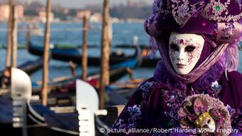 Masken beim Karneval in Venedig, Foto: picture alliance/Robert Harding World Imagery