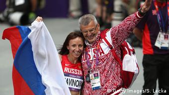 800-Meter-Olympiasiegerin Savinova (l.) und Trainer Kazarin bei den Spielen in London. Foto: Getty Images