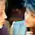 Filmszene Blau ist eine warme Farbe mit Lea Seydoux und Adele Exarchopoulos (Foto: Alamode Film/dpa)