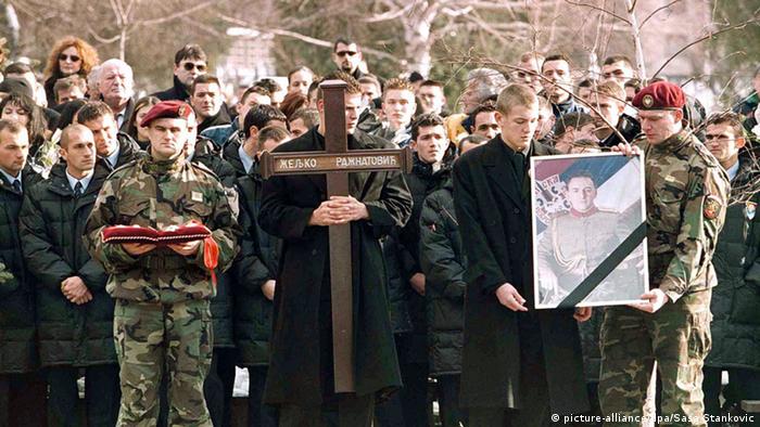 Begräbnis des Milizenführers Arkan 2000