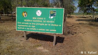 Eingang zum mosambikanischen Naturpark Reserva Nacional do Niassa