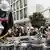 Hongkonger Sicherheitskräfte räumen Barrikaden der Demokratiebewegung (foto: reuters)