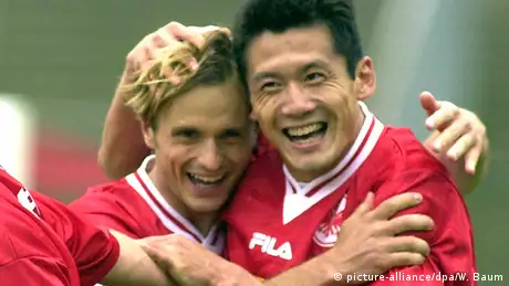 Fußballspieler Uwe Bindewald & Chen Yang ARCHIV 2001