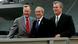 Die früheren US-Präsidenten George H.W. Bush und George W. Bush und der ehemalige Gouverneur Floridas, Jeb Bush verfolgen eine Zeremonie um US-Bundesstaat Virginia (Foto: EPA/MATTHEW CAVANAUGH) Die früheren US-Präsidenten George H.W. Bush und George W. Bush und der ehemalige Gouverneur Floridas, Jeb Bush verfolgen eine Zeremonie um US-Bundesstaat Virginia (Foto: EPA/MATTHEW CAVANAUGH)