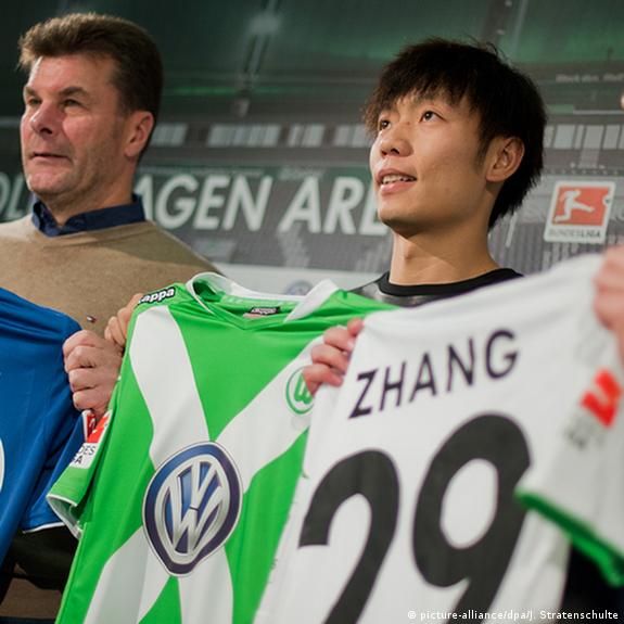 Bundesliga club Wolfsburg sign Chinese midfielder Zhang