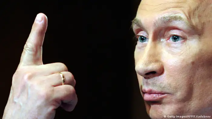 Wladmir Putin Portrait mit erhobenem Zeigefinger