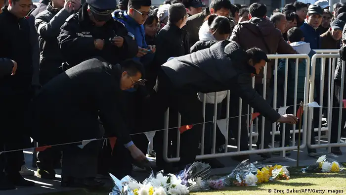 Schanghai China Massenpanik während Silvesterfeier Trauer 1. Jan. 2015