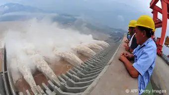 China Sandouping Drei-Schluchten-Talsperre 2012 Staudamm Wasserkraftwerk