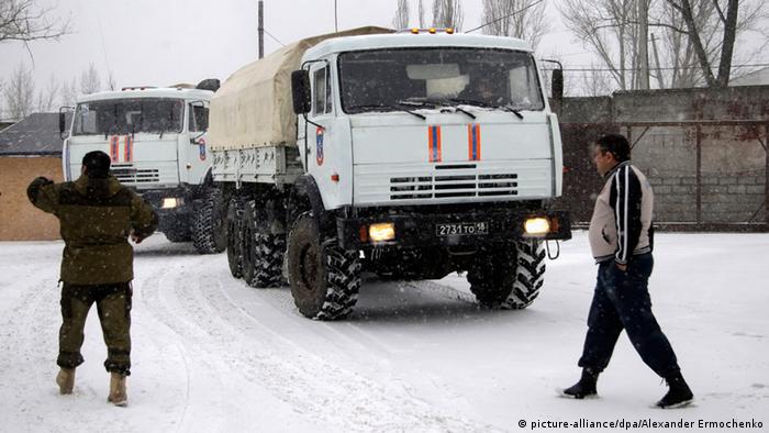 Вантажівка з гуманітарною допомогою із РФ у Донецьку, 2014 рік