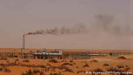 Saudi-Arabien Öl Pumpstation Pump 3 in der Wüste bei Khouris
