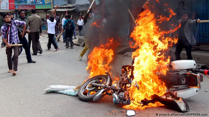 Bangladesch Dhaka Zusammenstöße Gewalt Straßenschlachten 5.1.2015