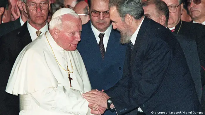 Fidel Castro y Papa Juan Pablo II en Kuba 