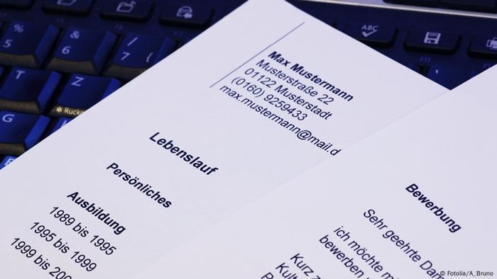 Bewerbungsanschreiben und Lebenslauf (Foto: Fotolia)