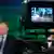 Kamera vor Russlands Präsident Wladimir Putin in einem Fernsehstudio (Foto: picture alliance/Y. Kochetkov)