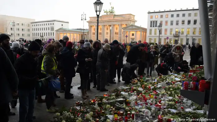 Gedenkveranstaltung zu Anschlägen von Paris in Berlin 11.1.2015