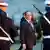 Francois Hollande Besuch auf dem Flugzeugträger Charles de Gaulle (Foto: Reuters)