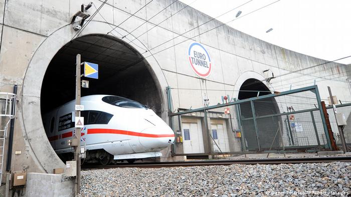 Eurostar trains blocked from Channel Tunnel | News | DW | 02.09.2015
