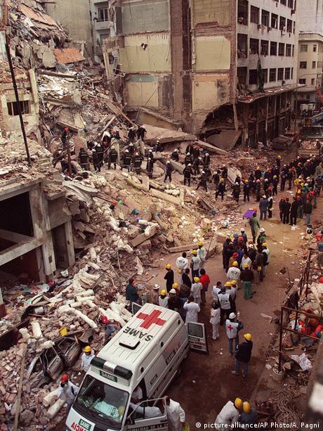 بمبگذاری در انجمن مشترک آرژانتین و اسرائیل (آمیا) در بوئنوس آیرس، در ۱۸ ژوئیه ۱۹۹۴. این سوءقصد ۸۵ کشته و ۳۰۰ زخمی برجای گذارد.