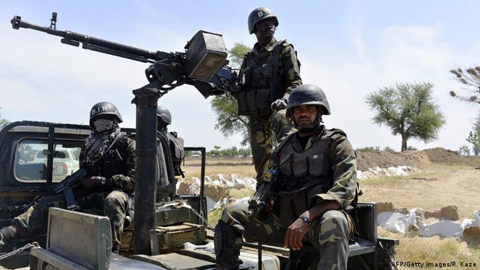 Kamerunische Soldaten an der Grenze zu Nigeria Archiv 12.11.2014