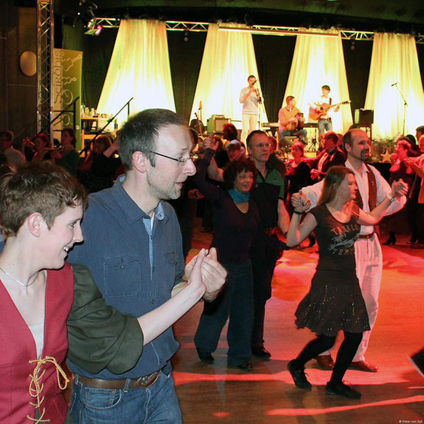 Bal Folk: Keiner tanzt allein