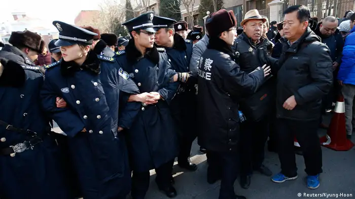 Protest von Angehörigen der Passagiere Flug MH370 in Peking 29.01.2015