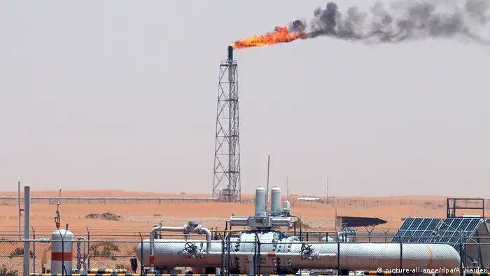 Saudi-Arabien Ölfeld (picture-alliance/dpa/A. Haider)