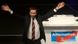 AfD-Gründer Bernd Lucke reckt auf dem Parteitag in Bremen die Arme in Siegerpose nach oben (Foto: David Hecker/Getty Images) AfD-Gründer Bernd Lucke reckt auf dem Parteitag in Bremen die Arme in Siegerpose nach oben (Foto: David Hecker/Getty Images)