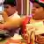 Georgien Dicke Kinder bei McDonald's Schnellrestaurant Übergewicht