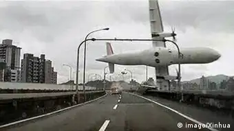 Flugzeugzunglück in Taiwan 04.02.2015 +++EINSCHRÄNKUNG