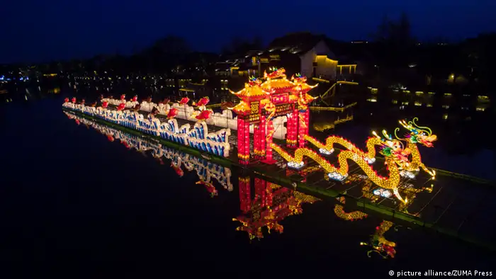 China Wuzhen Schiff Illumination Neujahrsfest 2015