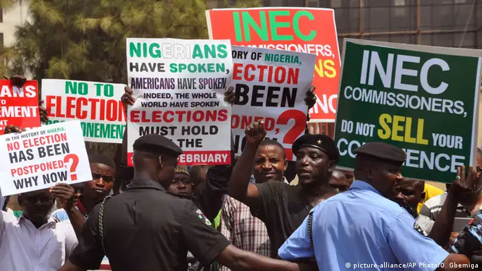 Nigeria Demonstration gegen Verschiebung der Wahl 7. Februar 2015