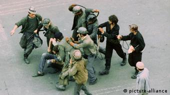 Rumänien Bukarest Bergarbeiteraufstand Armee 1990