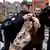 Femen-Protest beim Dominique Strauss-Kahn-Prozess in Lille (Foto: REUTERS/Pascal Rossignol)