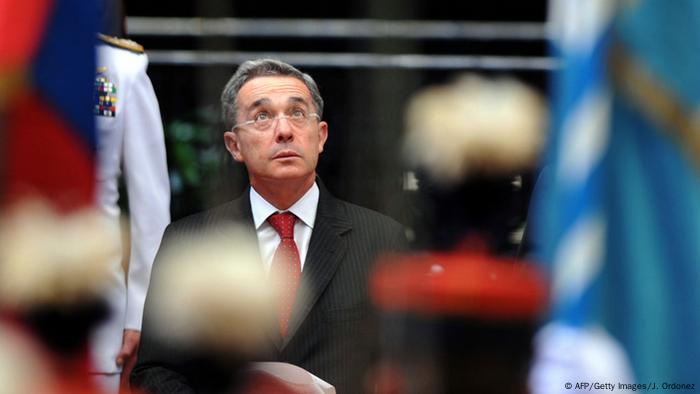 Colombia Exagente Secreto Reitera Que Alvaro Uribe Ordeno Espionaje Destacados Dw 10 02 2015