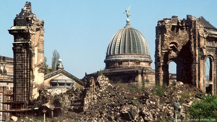 Dresden 1945 The Devastation Of War Germany News And In Depth Reporting From Berlin And Beyond Dw 13 02 2018