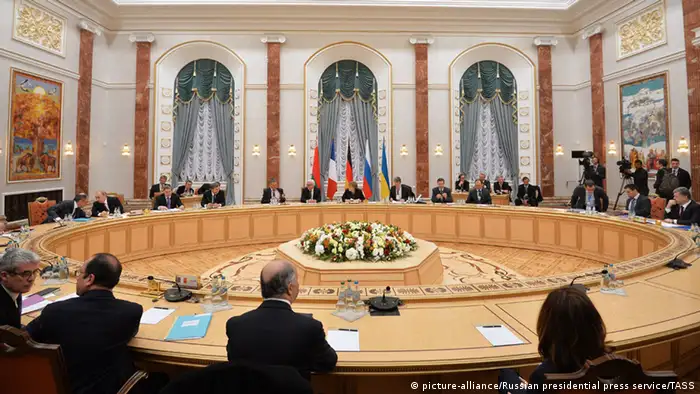 Weißrussland Minsk Ukraine Konferenz Verhandlungsraum