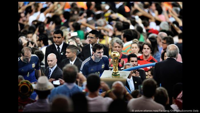 Picture Of Russian Gay Couple Wins World Press Photo Of The Year News Dw 12 02 2015