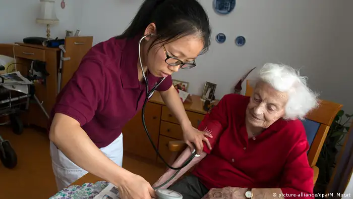 Chinesische Altenpflegerinnen sollen Fachkräftemangel lindern