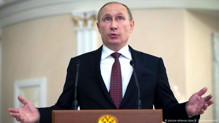Vladimir Putin makes a statement following the Minsk summit on the settlement of the conflict in Ukraine