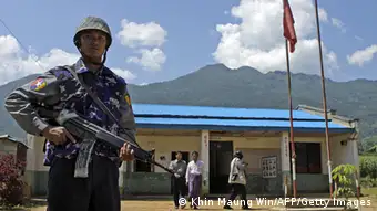 Myanmar Soldat an der Grenze zu China Kokang Minderheit