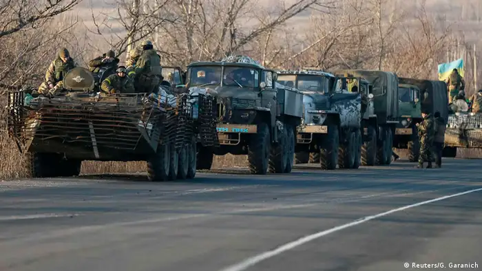 Ukraine Militärfahrzeuge der ukrainischen Armee