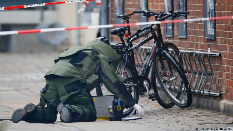 Bomb scare at Copenhagen attack site DW 02/17/2015