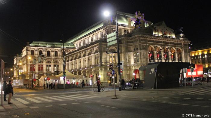 Здание оперного театра в Вене