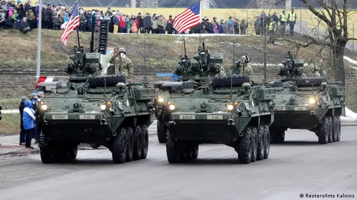 Estland Militärparade Tag der Unabhängigkeit
