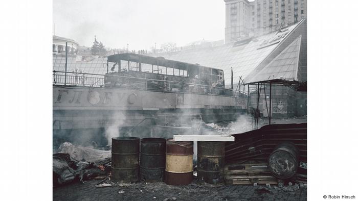 Фото із серії Робіна Гінша Майдан 