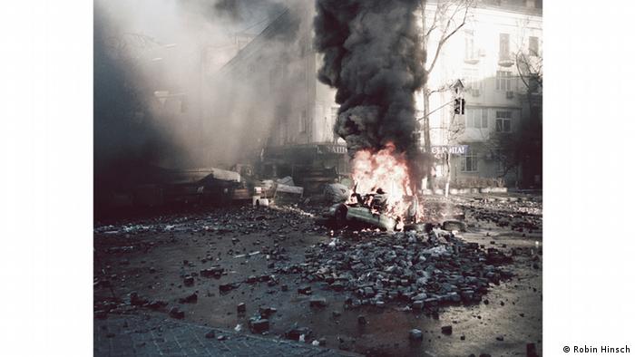 Фото із серії Робіна Гінша Майдан 