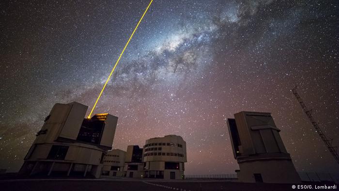 التلسكوب العظيم التابع للمرصد الأوروبي الجنوبي في صحراء تشيلي.
