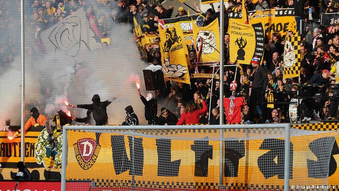 Hardcore Football Fans Do Not Put Violence First Germany News And In Depth Reporting From Berlin And Beyond Dw 10 11 2016