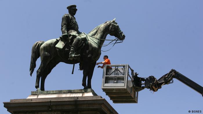 Националният празник на една държава трябва да е обединяващ, а