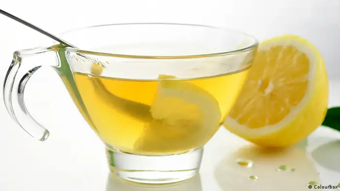 Grüner Tee mit Zitrone